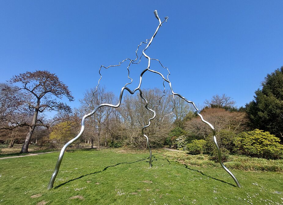 Skulptur "Permanent Lightning" im Grevenbroicher Stadtpark